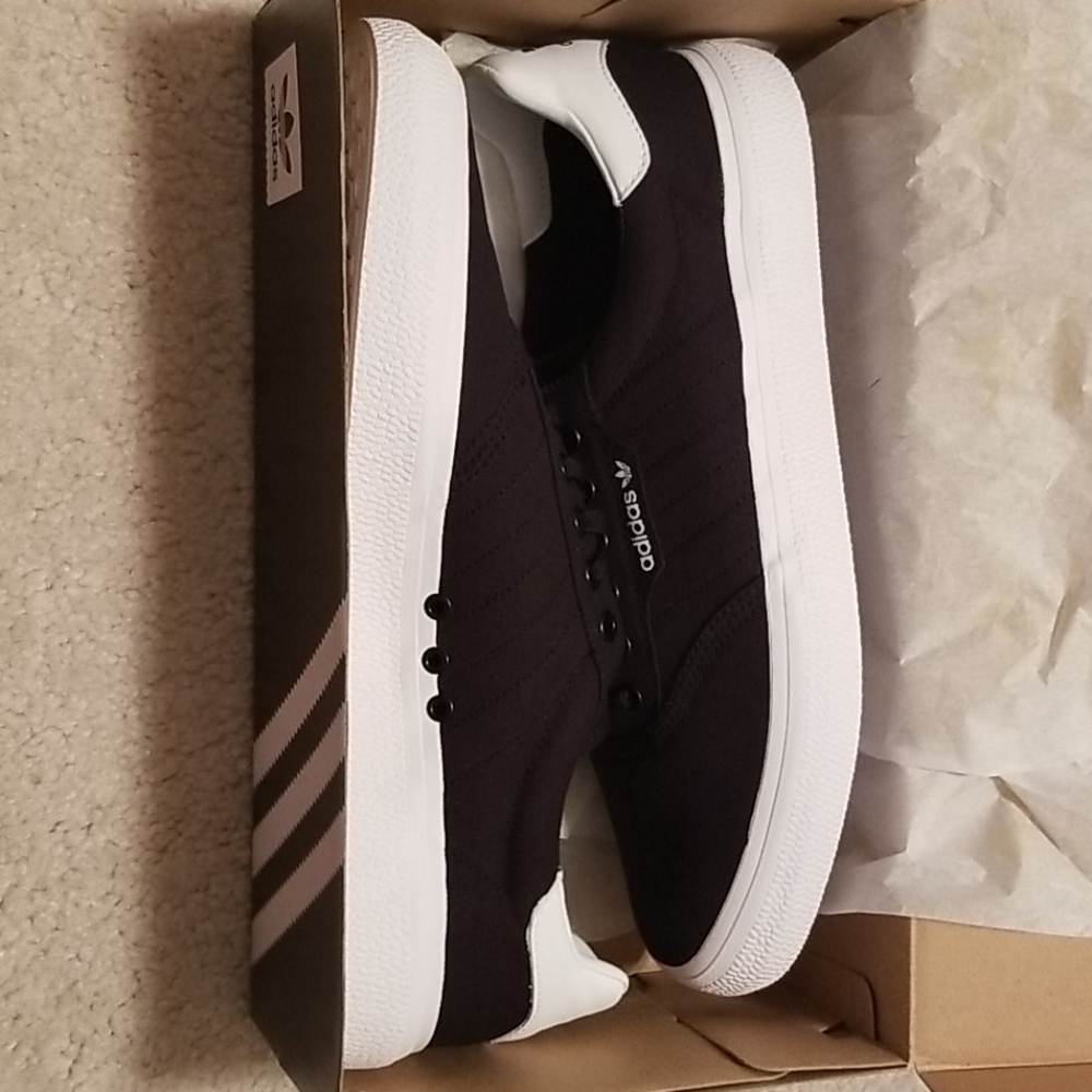 Adidas Originals - Picture 4 of 6